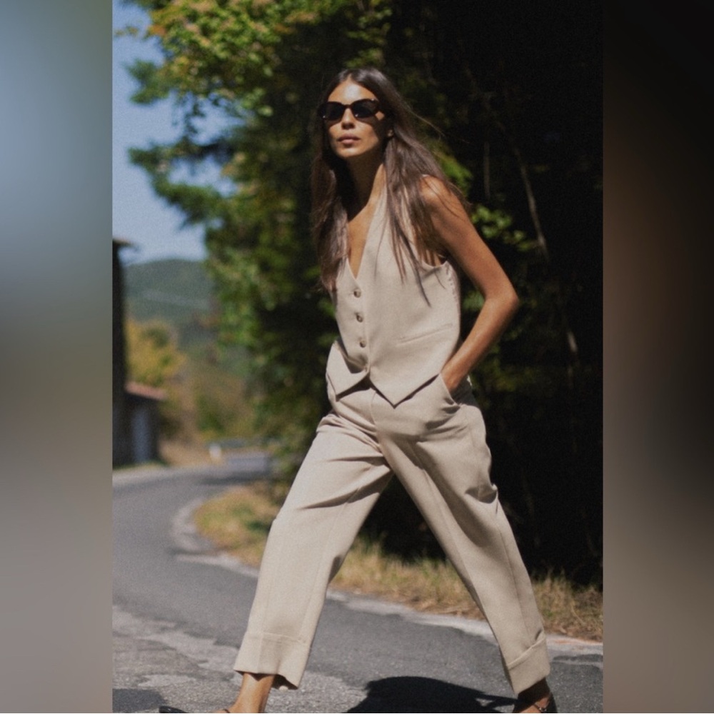 🎉HP🎉NWT Zara Tan Vest Small